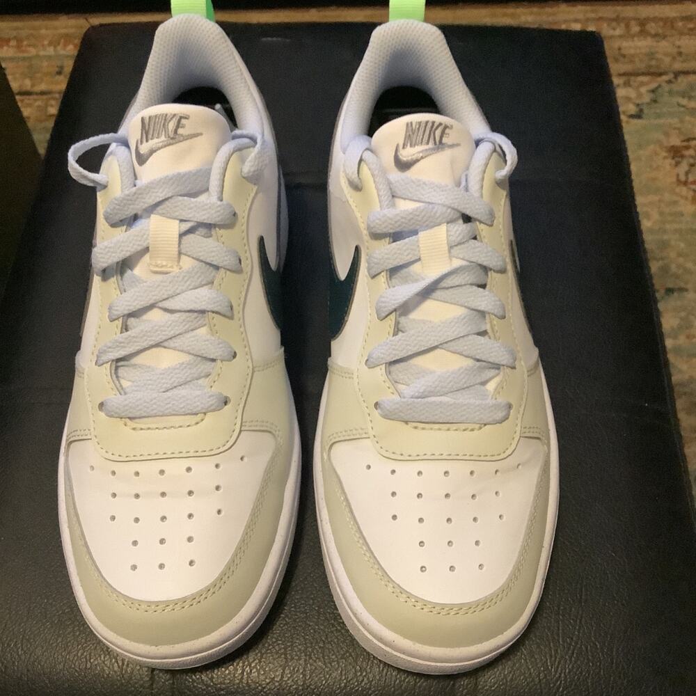 Nike Court Borough Low Recraft Coconut Milk Jungle Green size Yth 5.5/WMNS 7